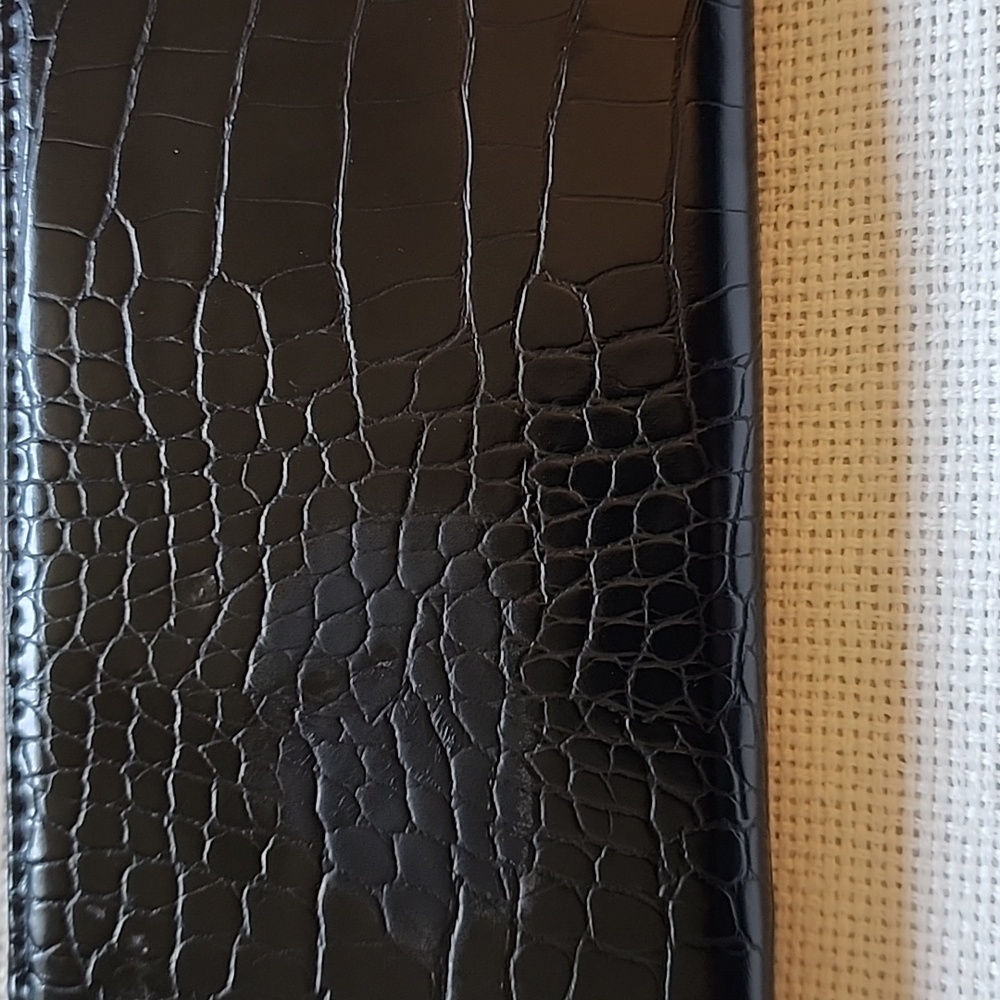 Black Croc Embossed Wristlet Wallet. - Picture 9 of 9